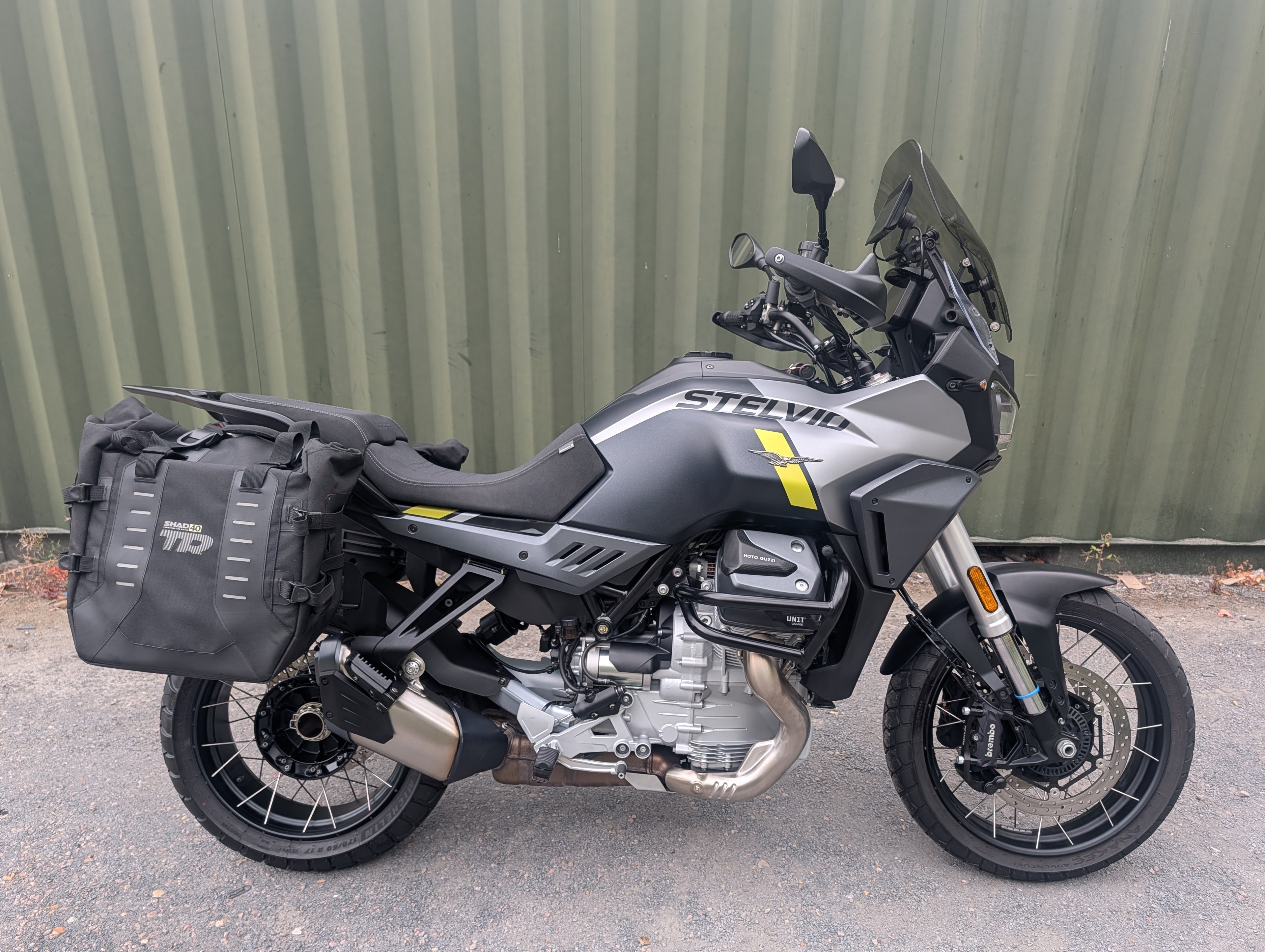 2025 Moto Guzzi Stelvio PFF Nero Volcano