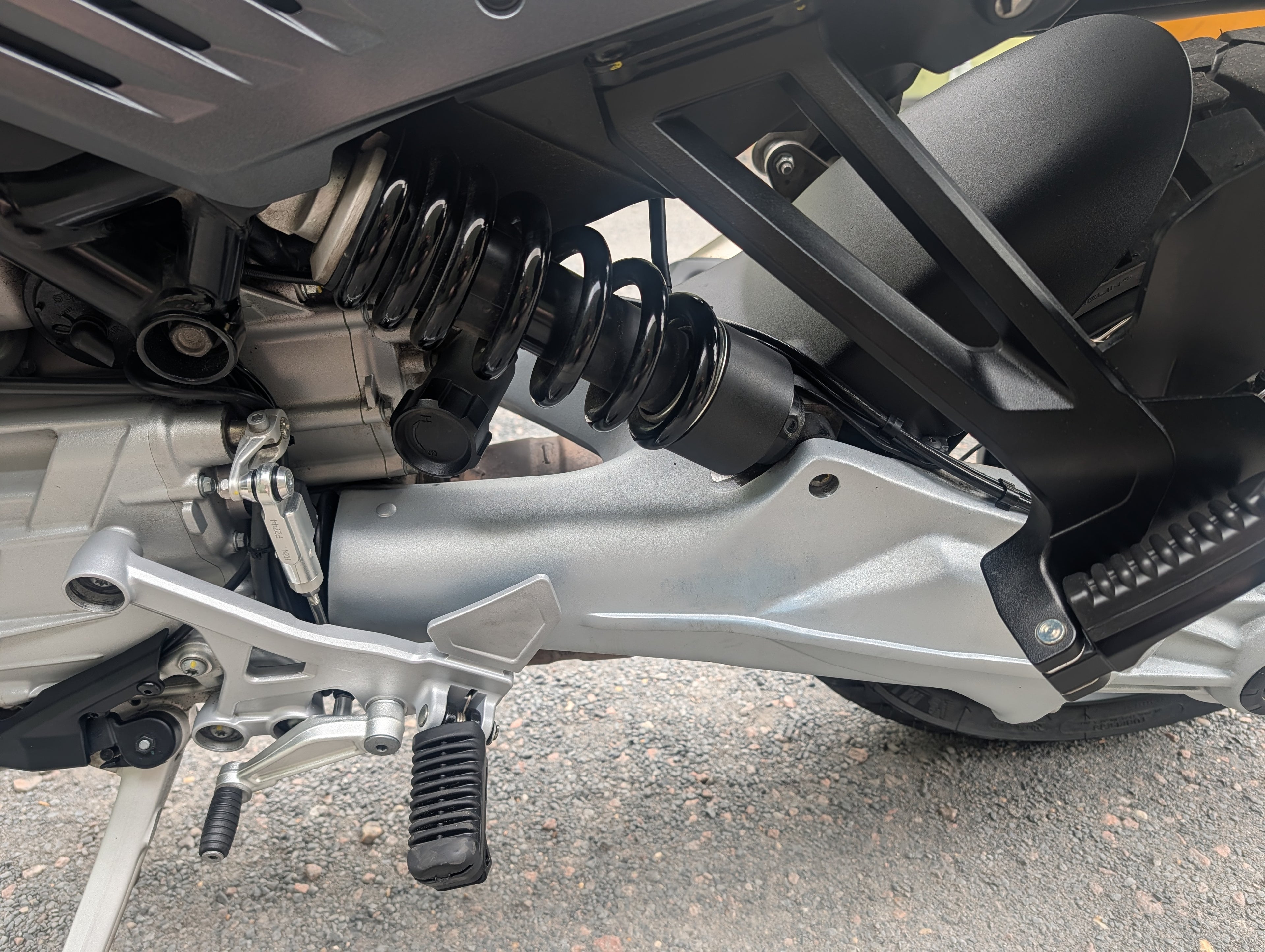 2025 Moto Guzzi Stelvio PFF Nero Volcano