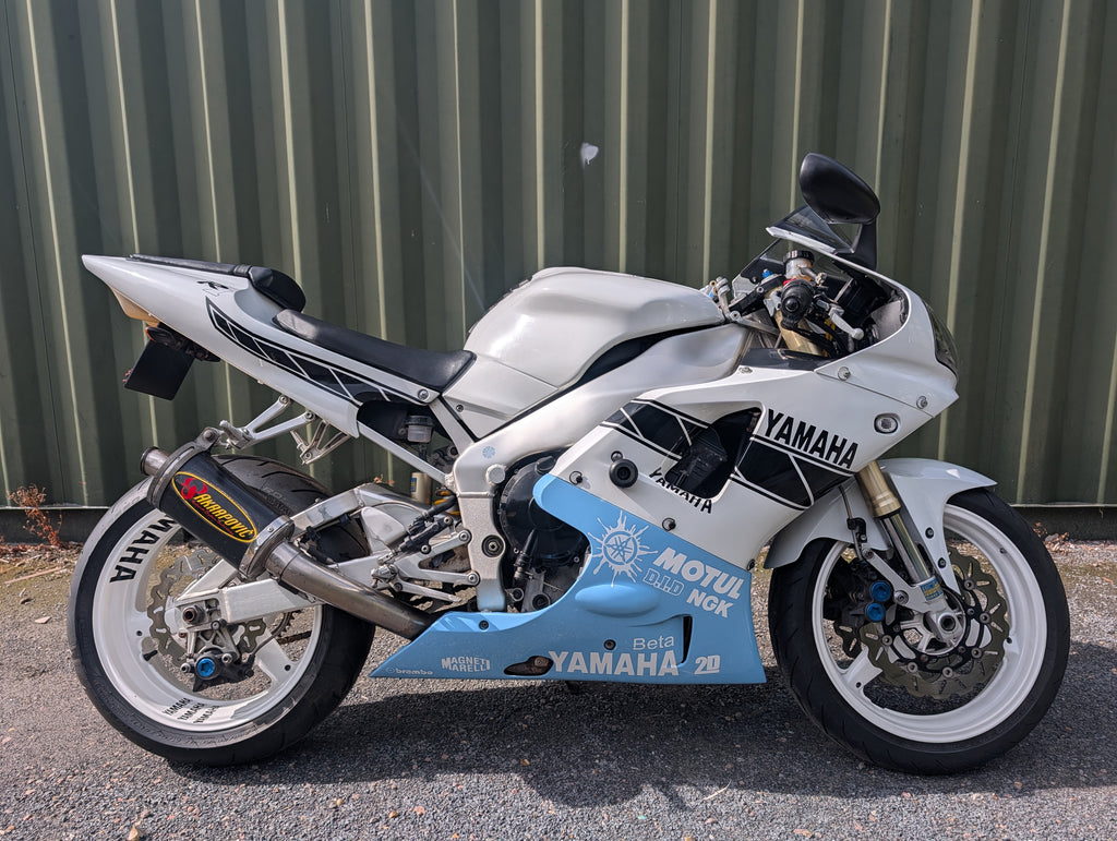 Yamaha R1 - 1999