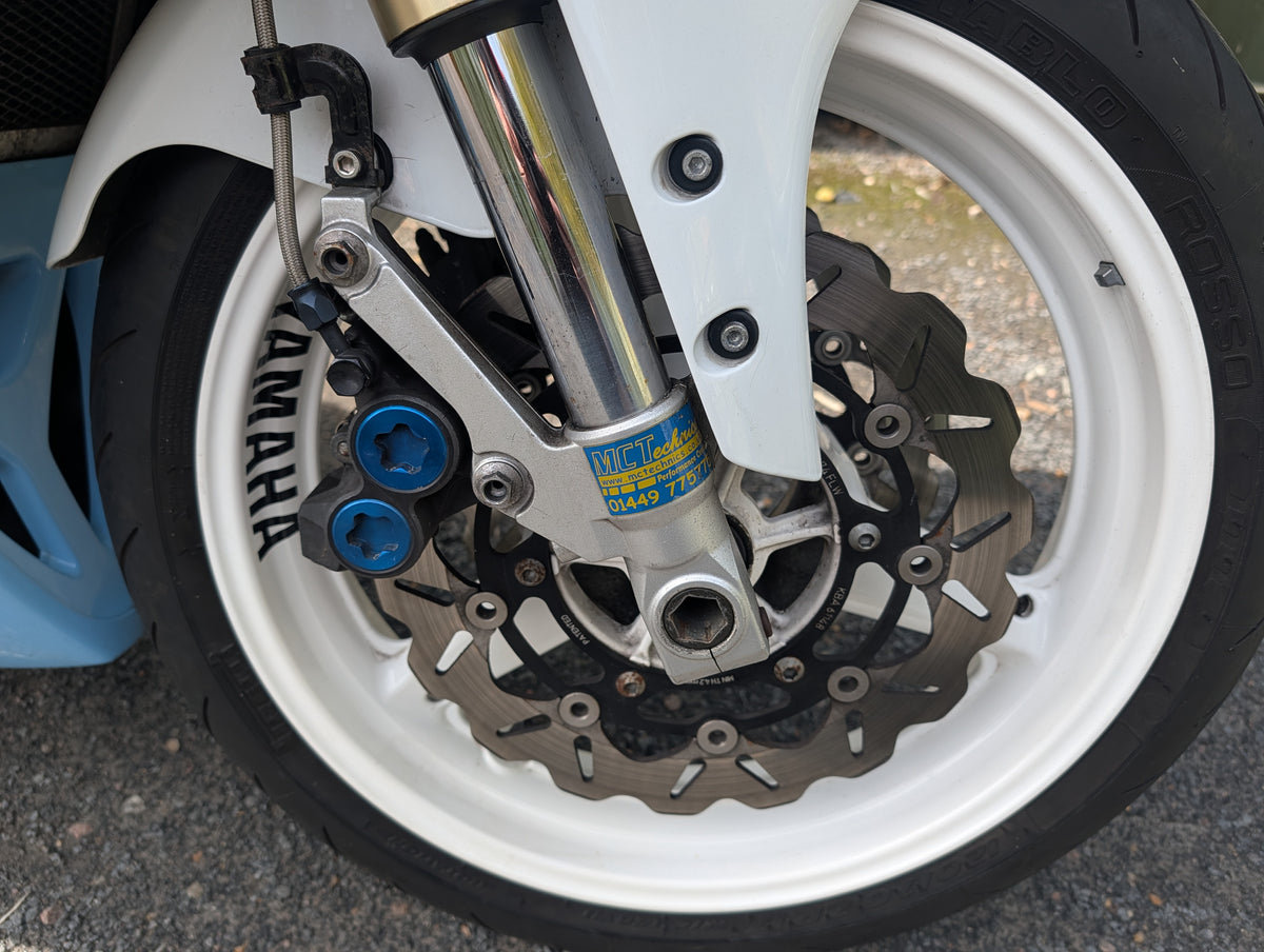 Yamaha R1 - 1999
