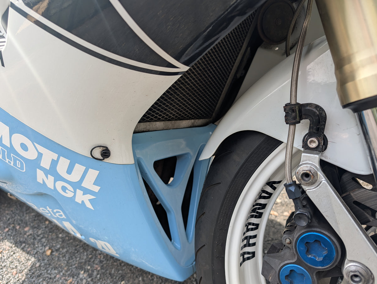 Yamaha R1 - 1999
