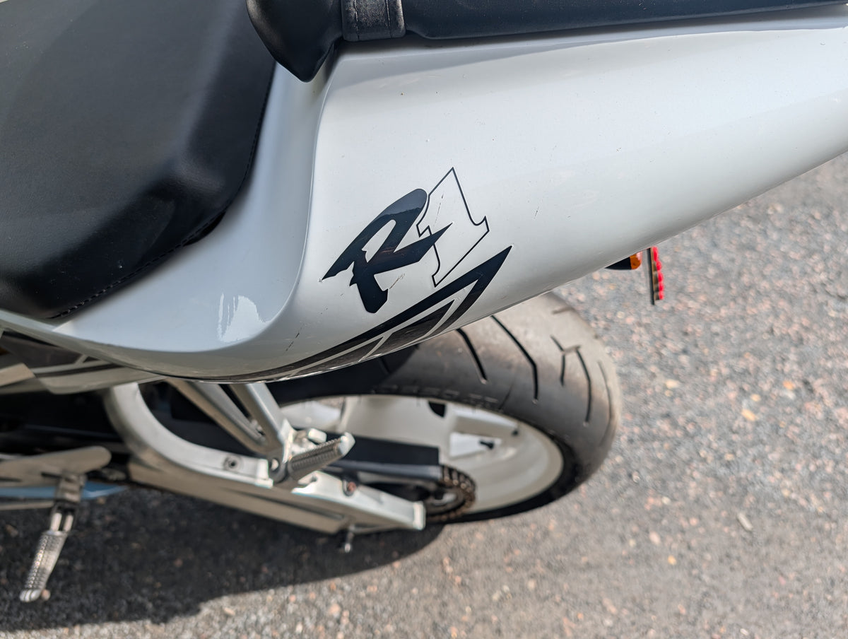 Yamaha R1 - 1999