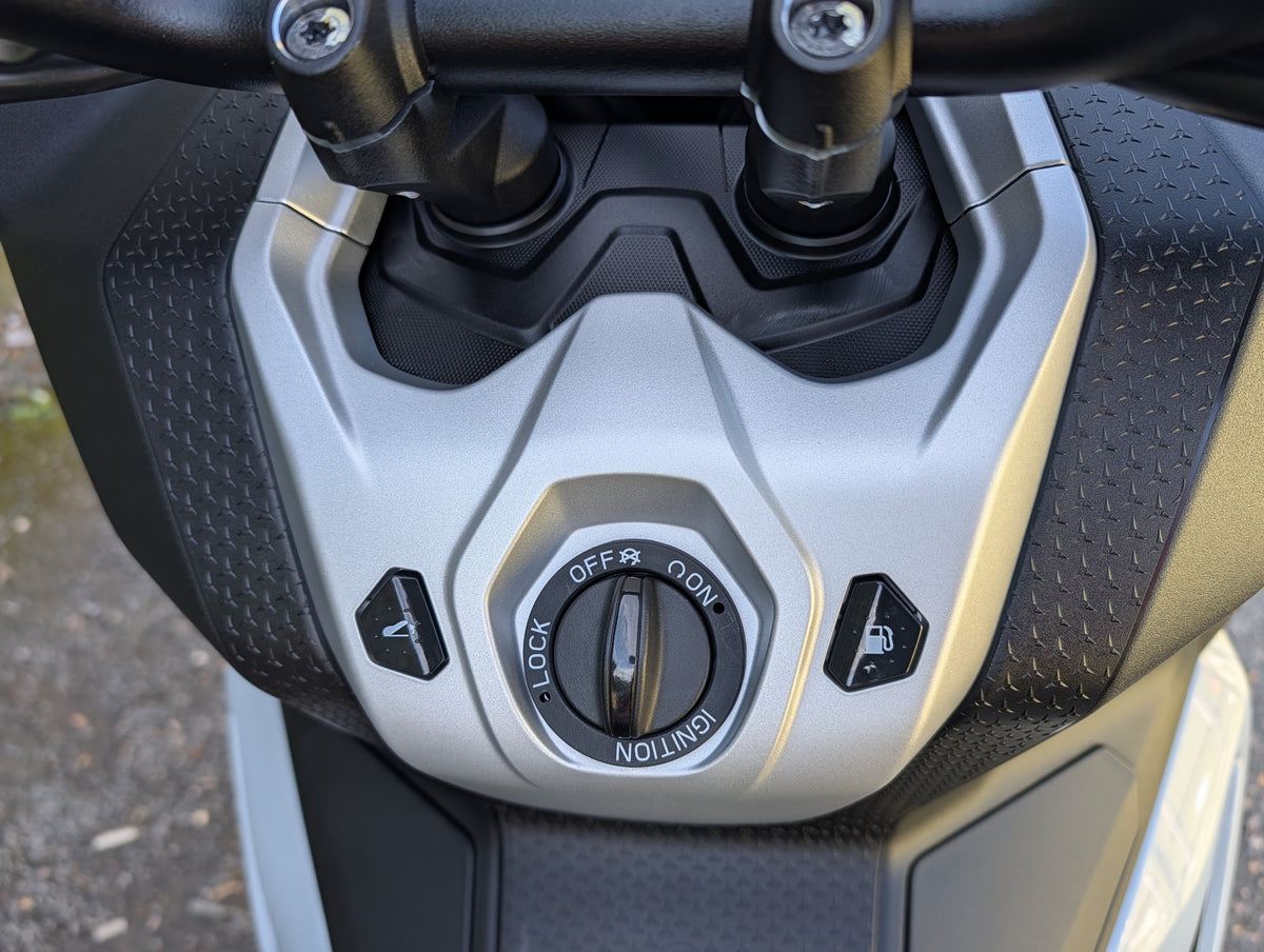 Aprilia SRGT 400 - 2026