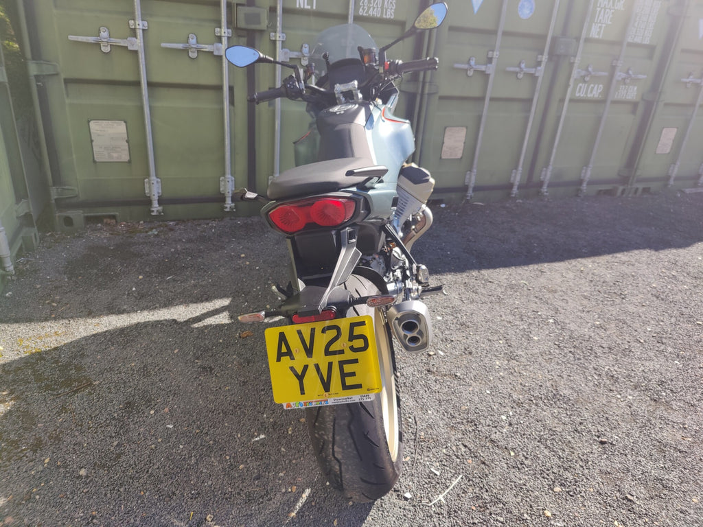 MOTO GUZZI V100S VERDE 2025 - EX DEMO image 25