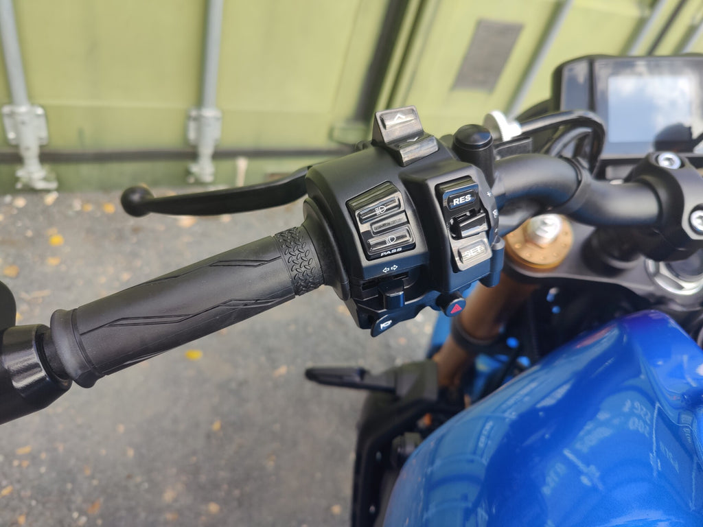 YAMAHA XSR 900 IN LEGEND BLUE image 26