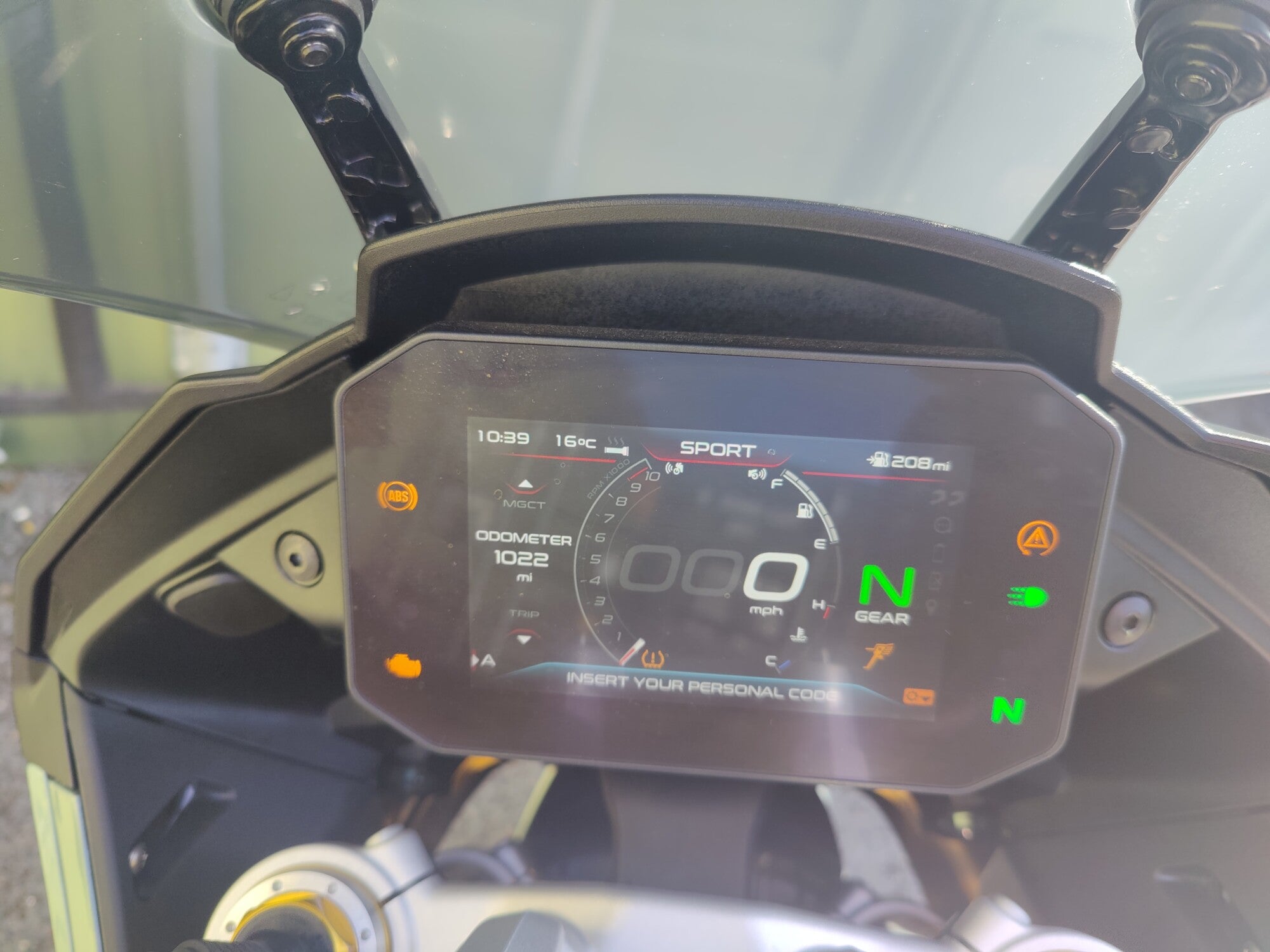 MOTO GUZZI V100S VERDE 2025 - EX DEMO image 31