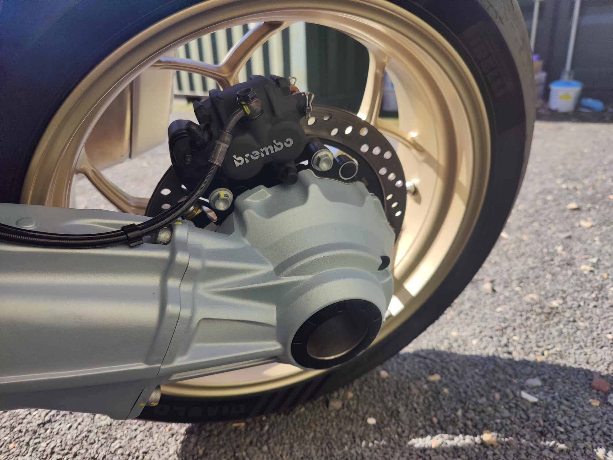 MOTO GUZZI V100S VERDE 2025 - EX DEMO image 22