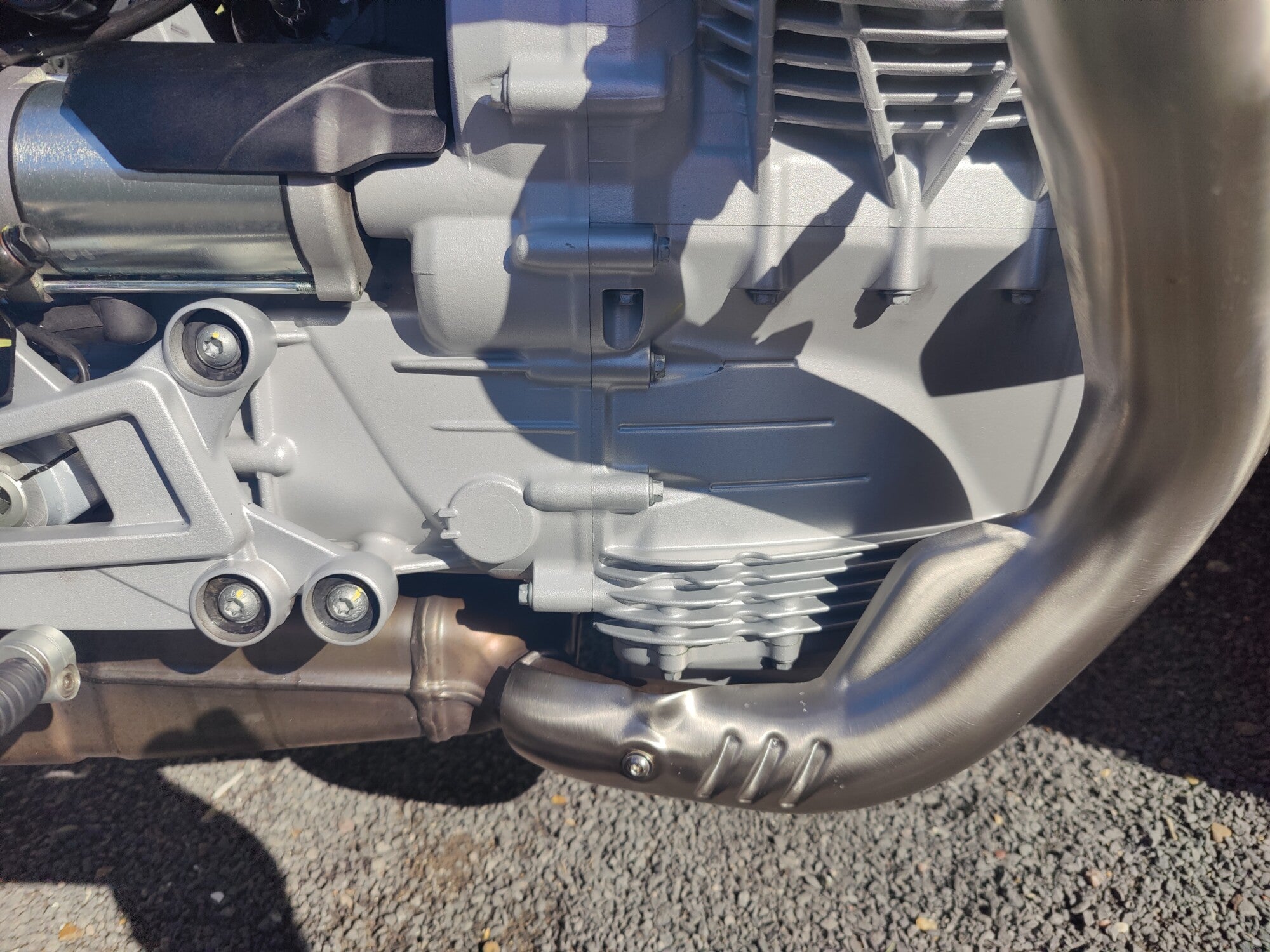 MOTO GUZZI V100S VERDE 2025 - EX DEMO image 7