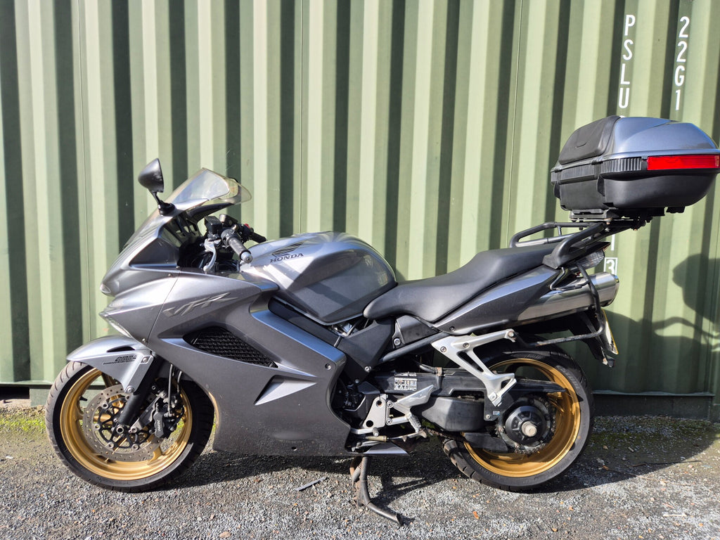 Honda VFR 800 image 9