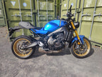 YAMAHA XSR 900 IN LEGEND BLUE image 0