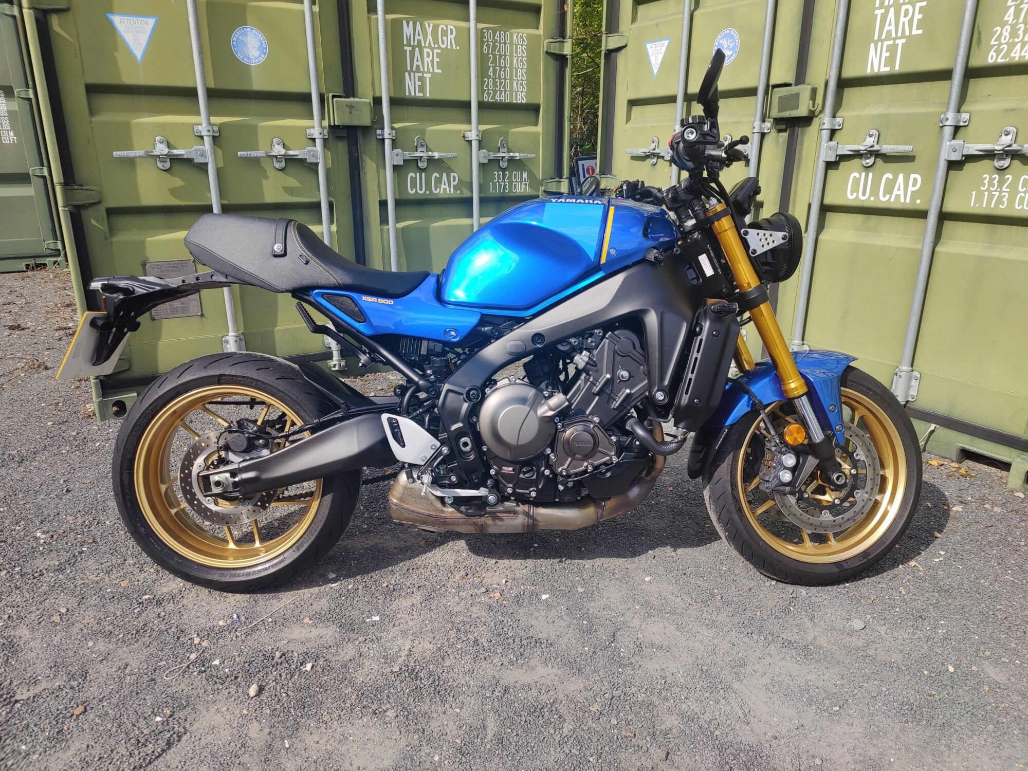 YAMAHA XSR 900 IN LEGEND BLUE image 0