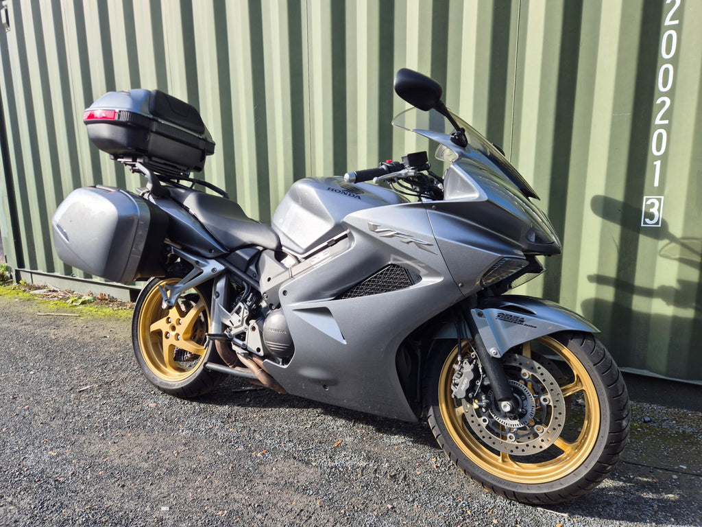 Honda VFR 800 image 3