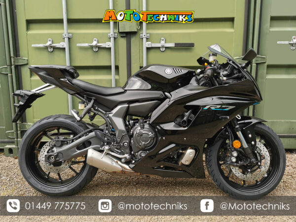 Yamaha R7 - Yamaha Black