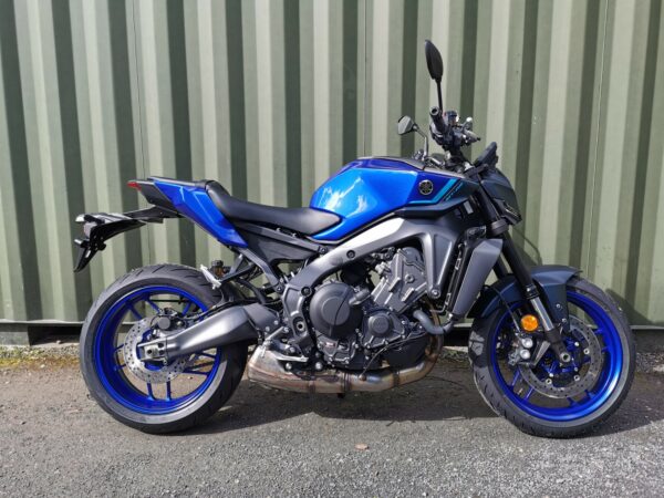 Yamaha MT-09 - Blue & Black - Big Saving!