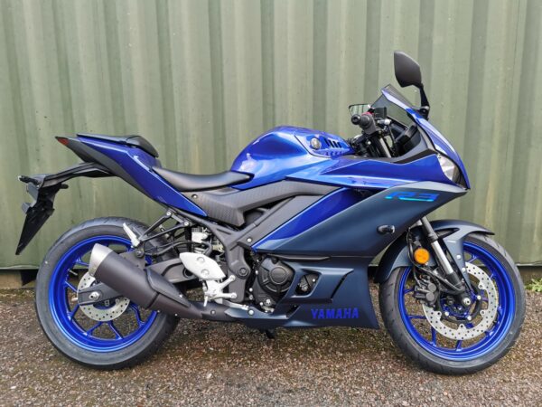Yamaha R3 - Icon Blue