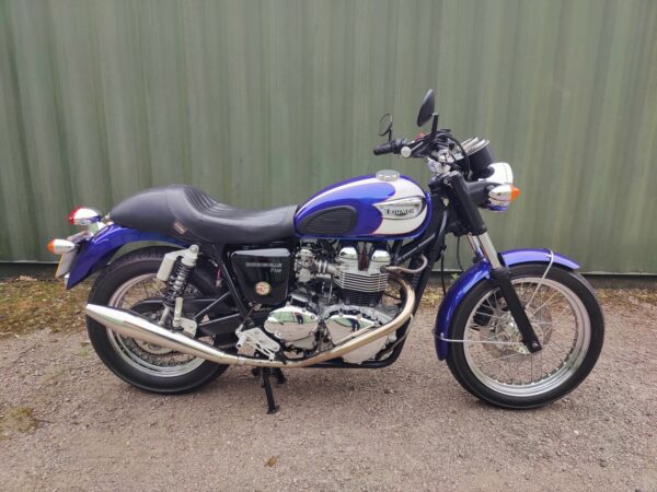 TRIUMPH T100 BONNEVILLE CUSTOM