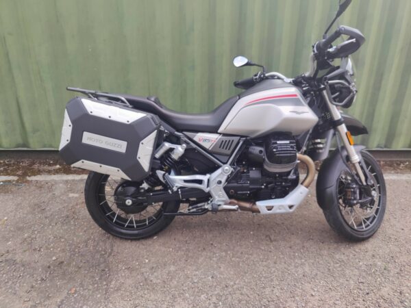 MOTO GUZZI V85TT TRAVEL