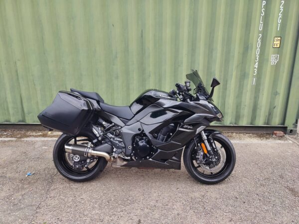 KAWASAKI NINJA1000SX IN CARBON GREY/DIABLO BLACK