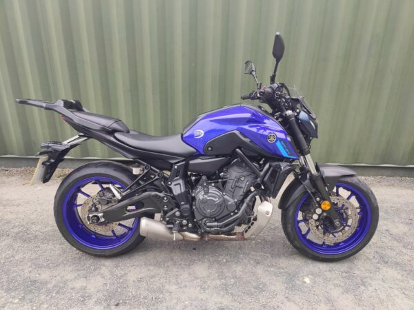 YAMAHA MT07 IN ICON BLUE