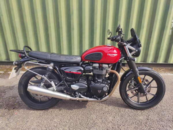 Triumph Street Twin
