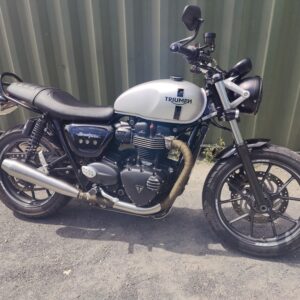 TRIUMPH STREET TWIN 900