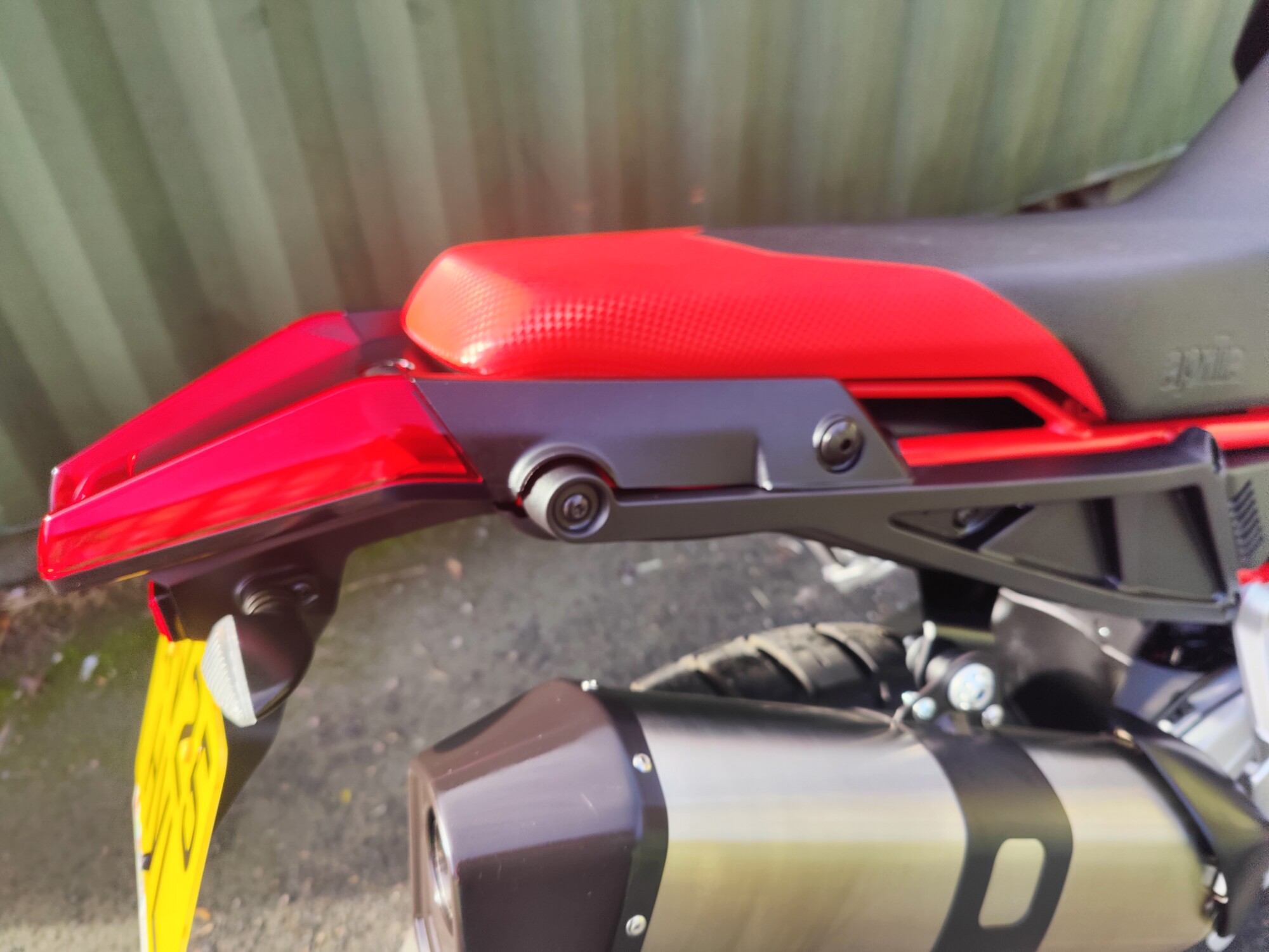 APRILIA TUAREG 660 HAILSTORM WHITE 2025 - EX DEMO - Image 3