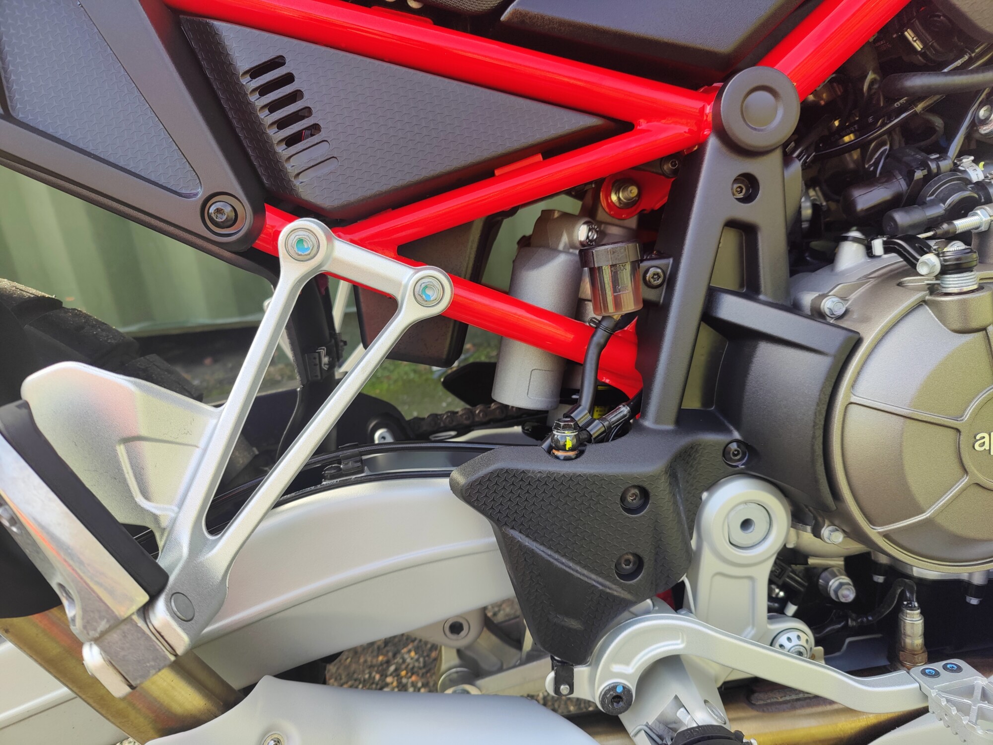 APRILIA TUAREG 660 HAILSTORM WHITE 2025 - EX DEMO - Image 7