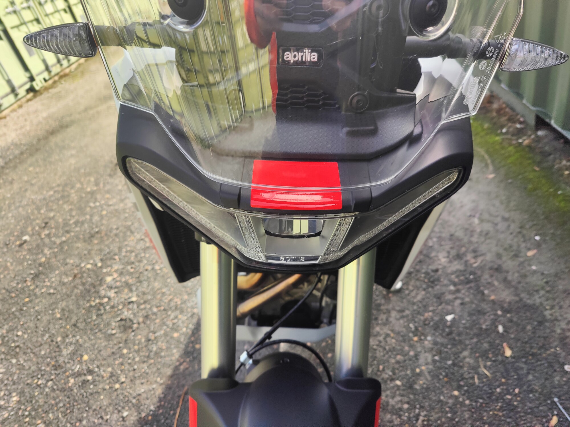 APRILIA TUAREG 660 HAILSTORM WHITE 2025 - EX DEMO - Image 14