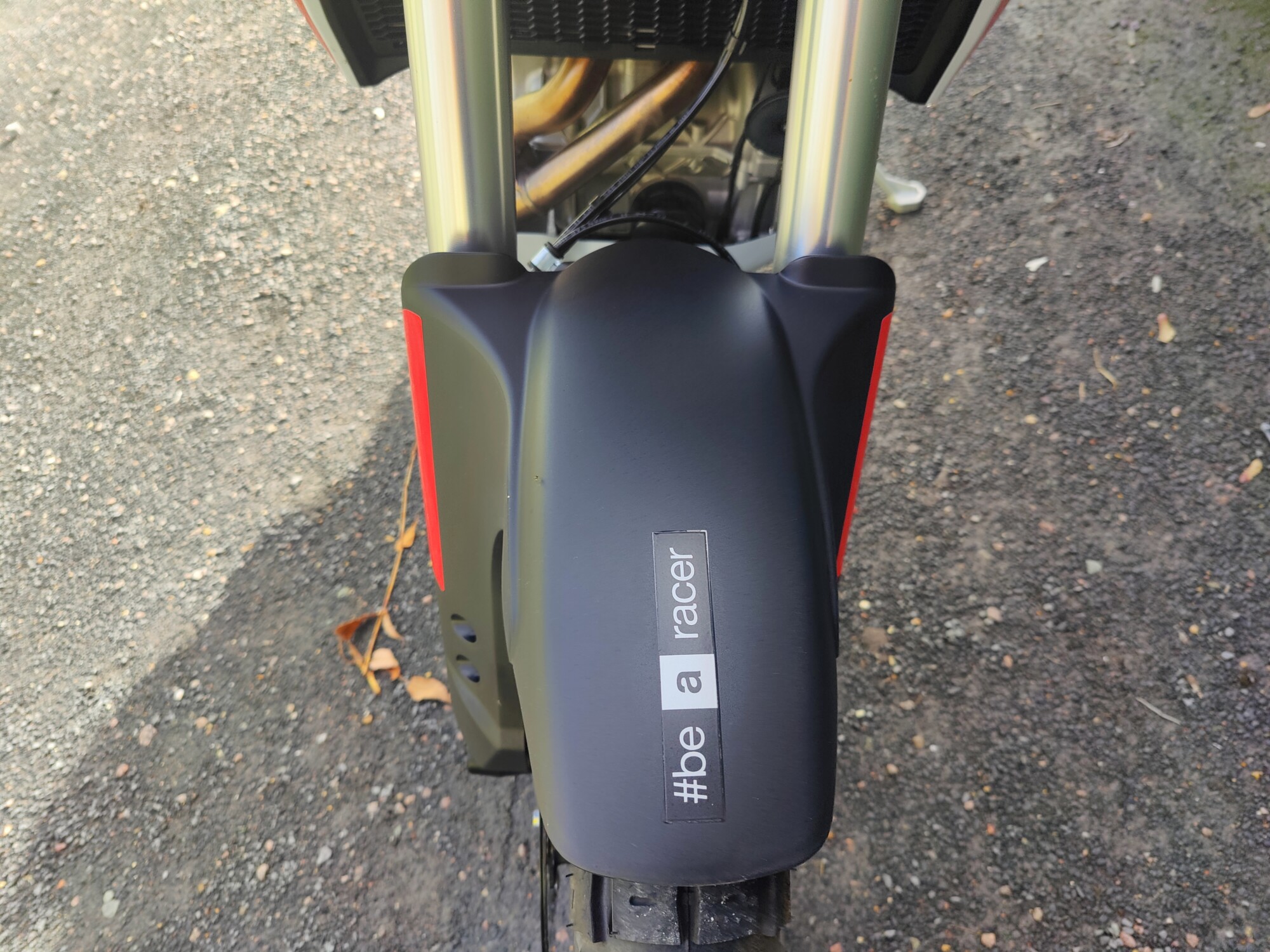 APRILIA TUAREG 660 HAILSTORM WHITE 2025 - EX DEMO - Image 15