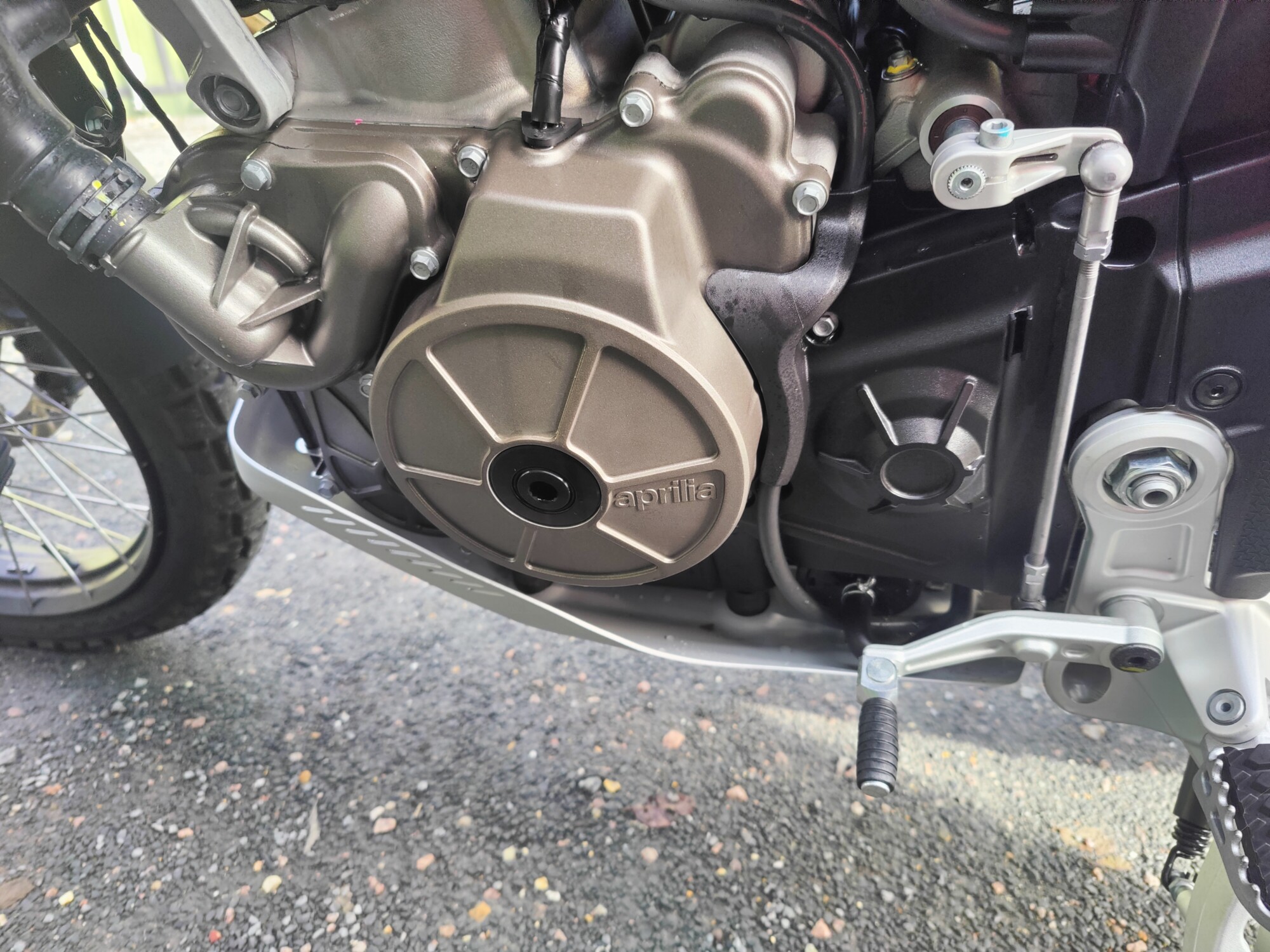 APRILIA TUAREG 660 HAILSTORM WHITE 2025 - EX DEMO - Image 18