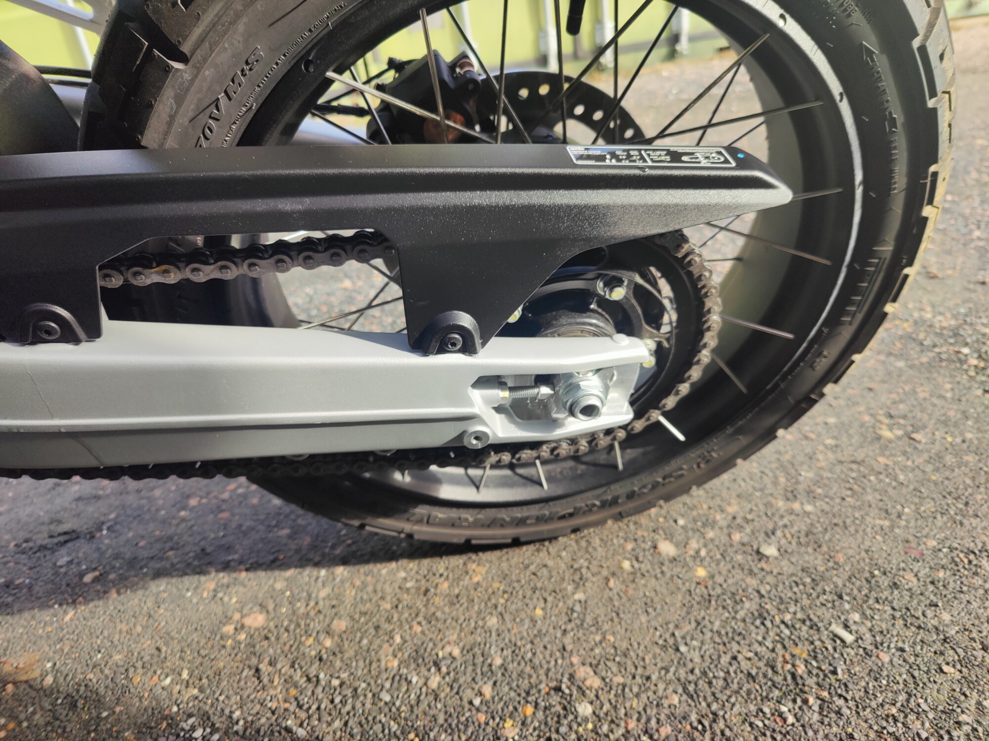 APRILIA TUAREG 660 HAILSTORM WHITE 2025 - EX DEMO - Image 20