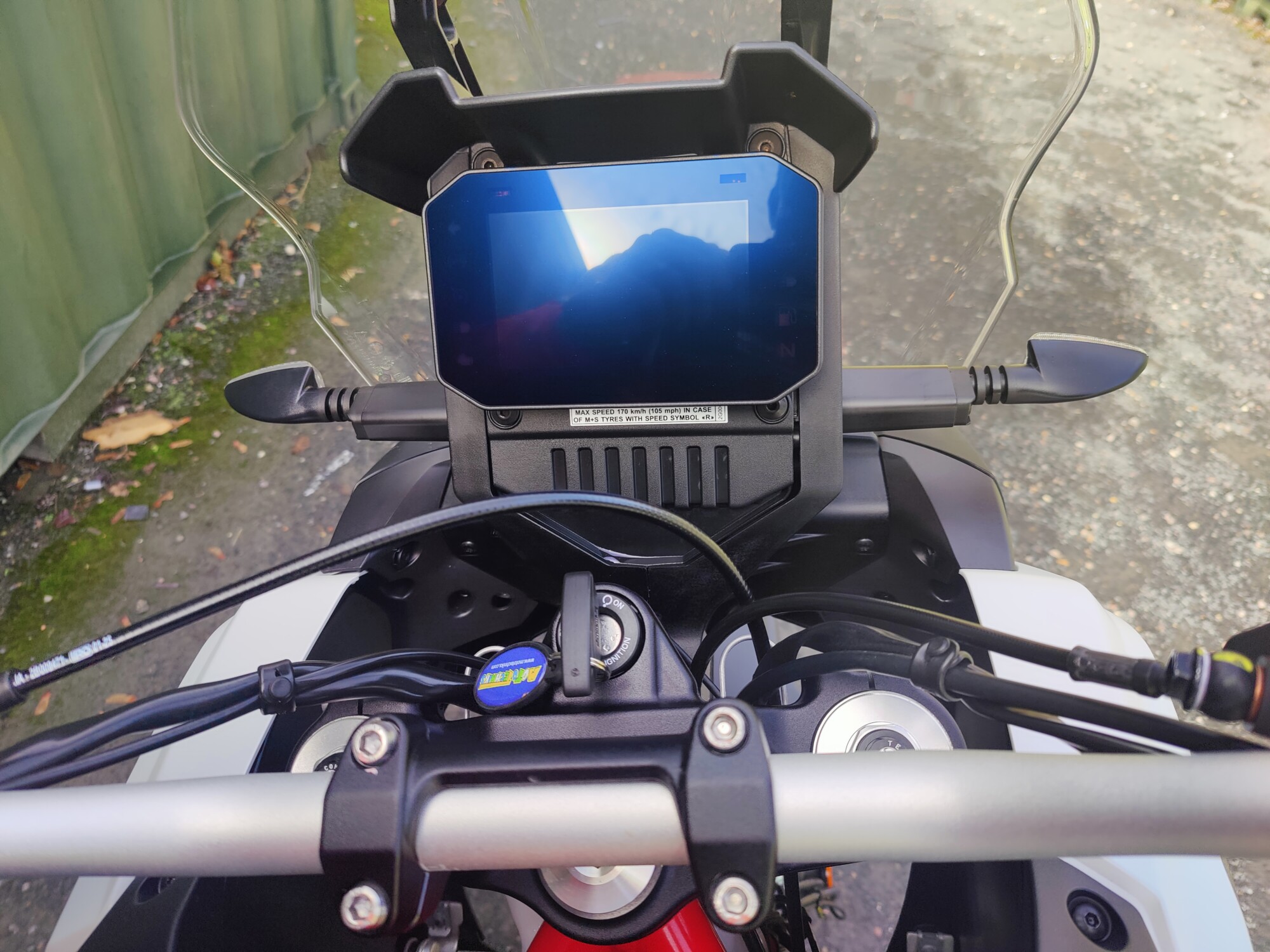 APRILIA TUAREG 660 HAILSTORM WHITE 2025 - EX DEMO - Image 24