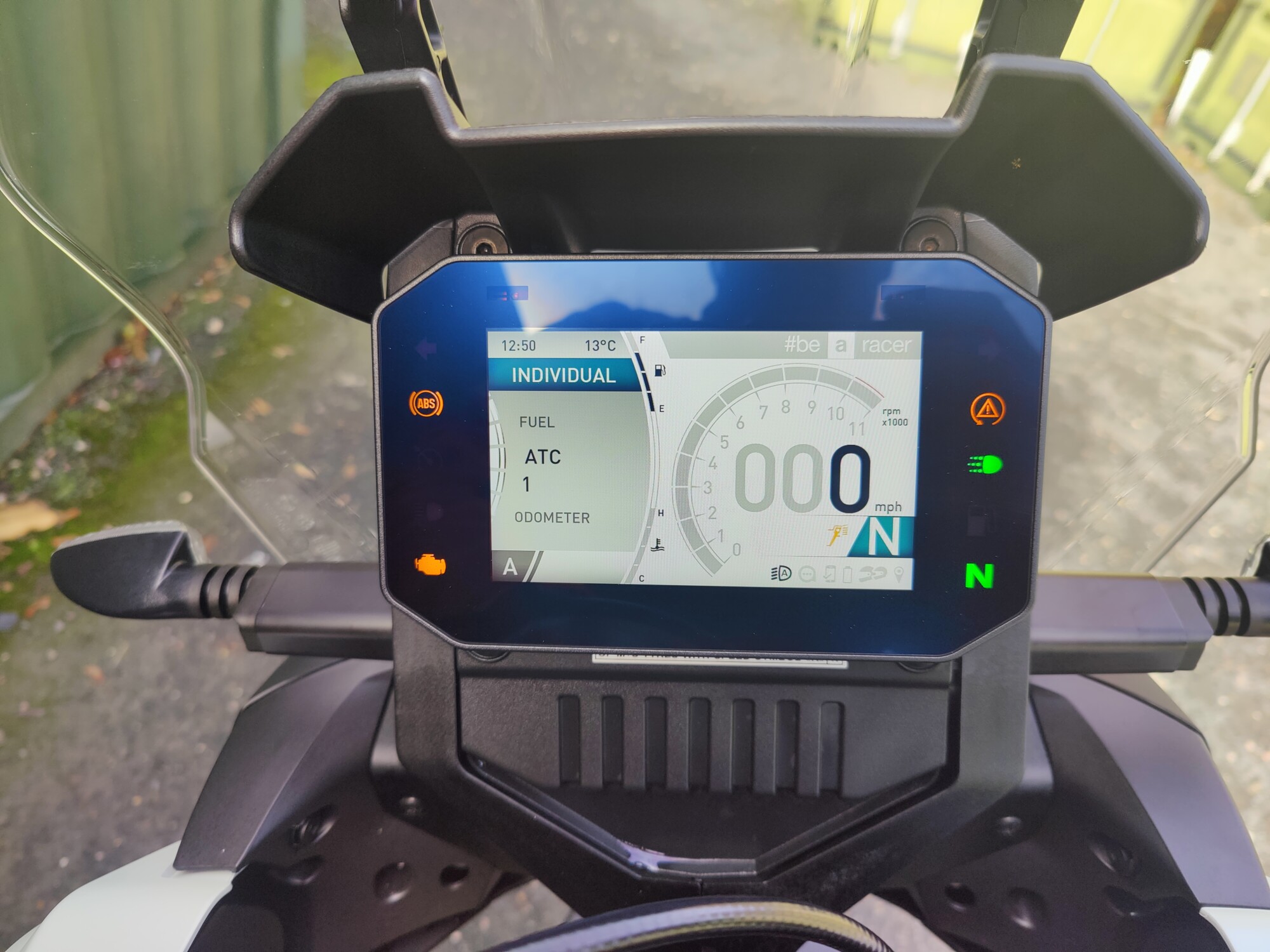 APRILIA TUAREG 660 HAILSTORM WHITE 2025 - EX DEMO - Image 26