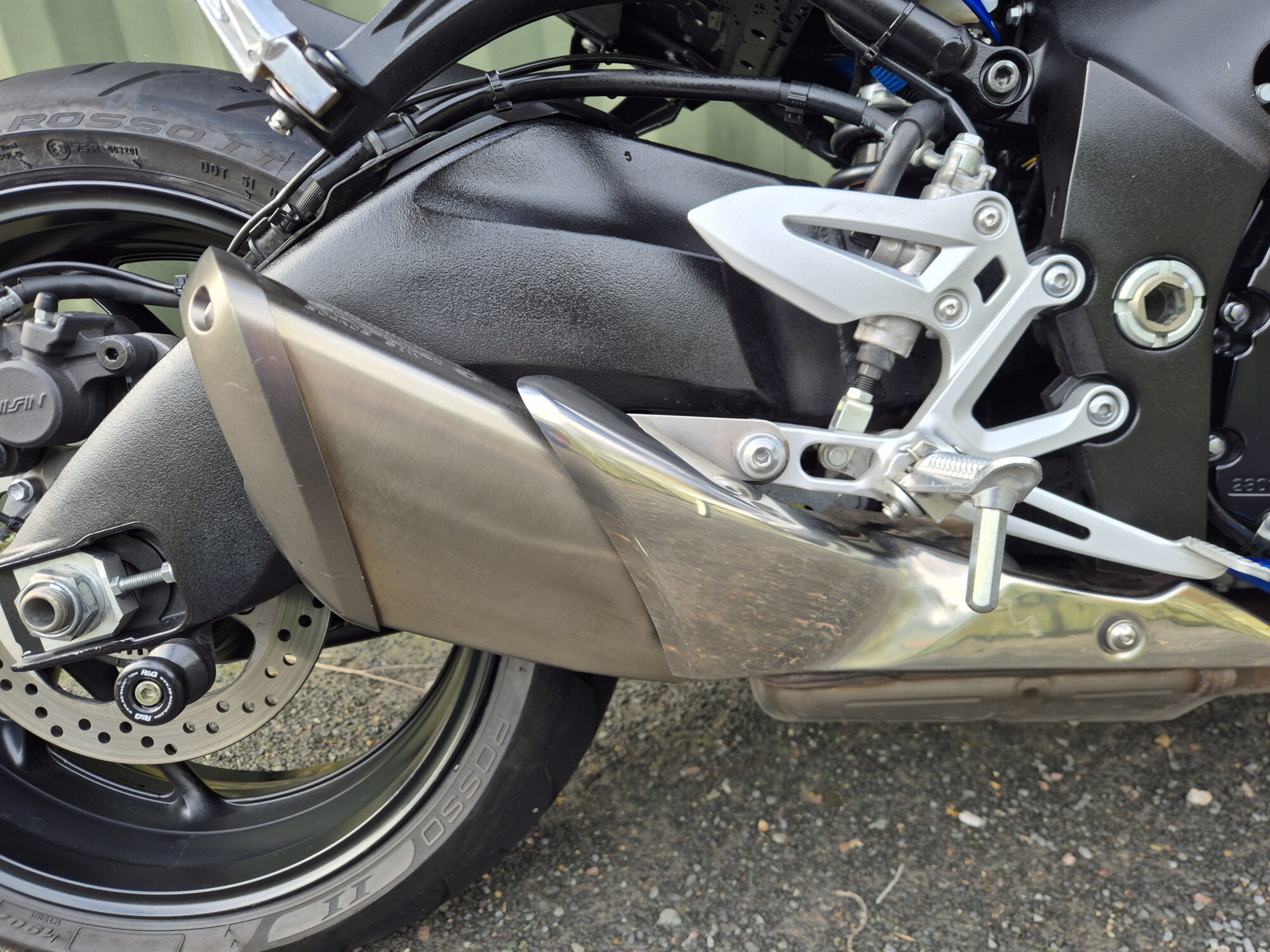 Suzuki GSX-S1000 - Image 11