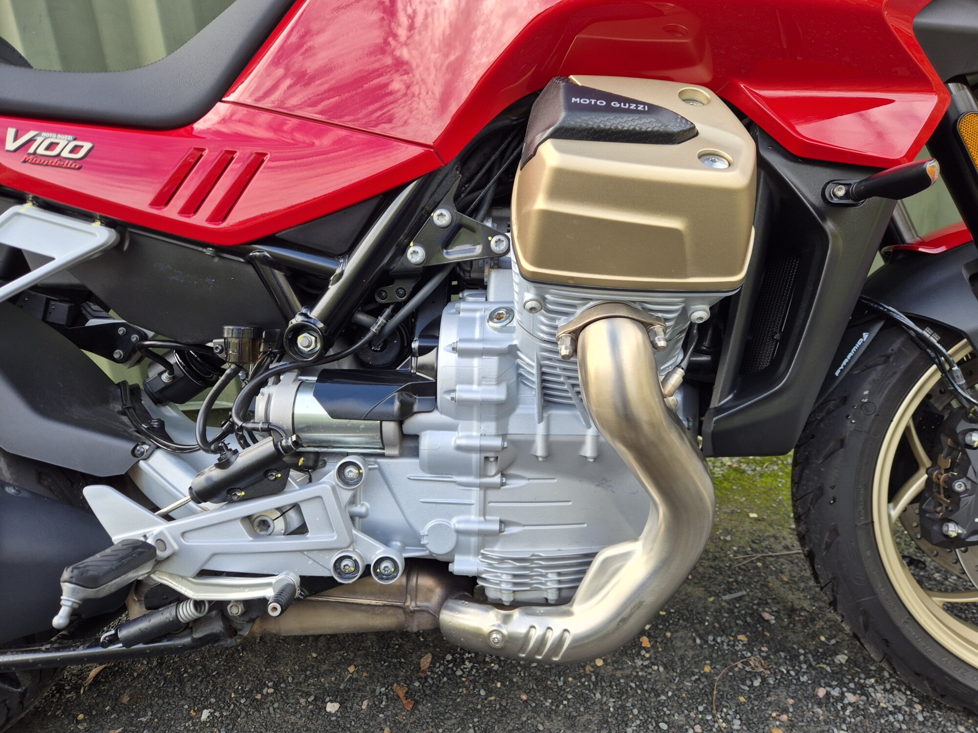 Moto Guzzi V100 - 2024 - Image 22
