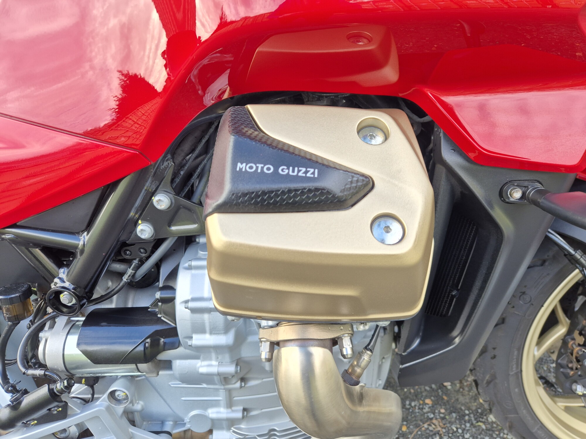 Moto Guzzi V100 - 2024 - Image 23