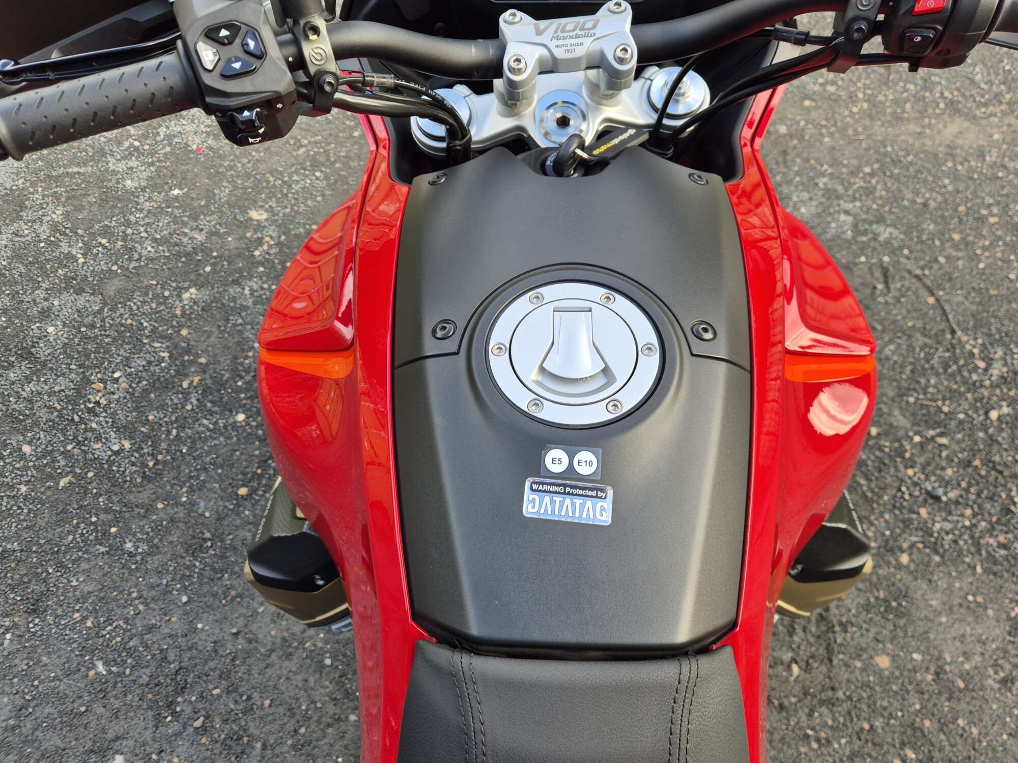 Moto Guzzi V100 - 2024 - Image 30