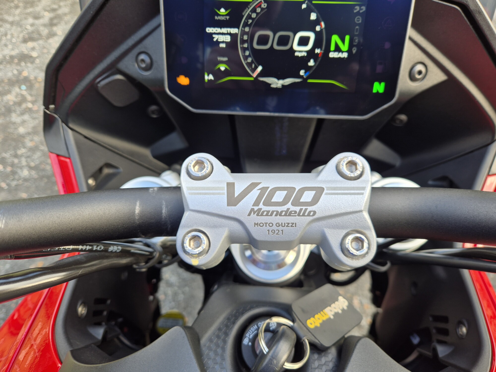 Moto Guzzi V100 - 2024 - Image 34