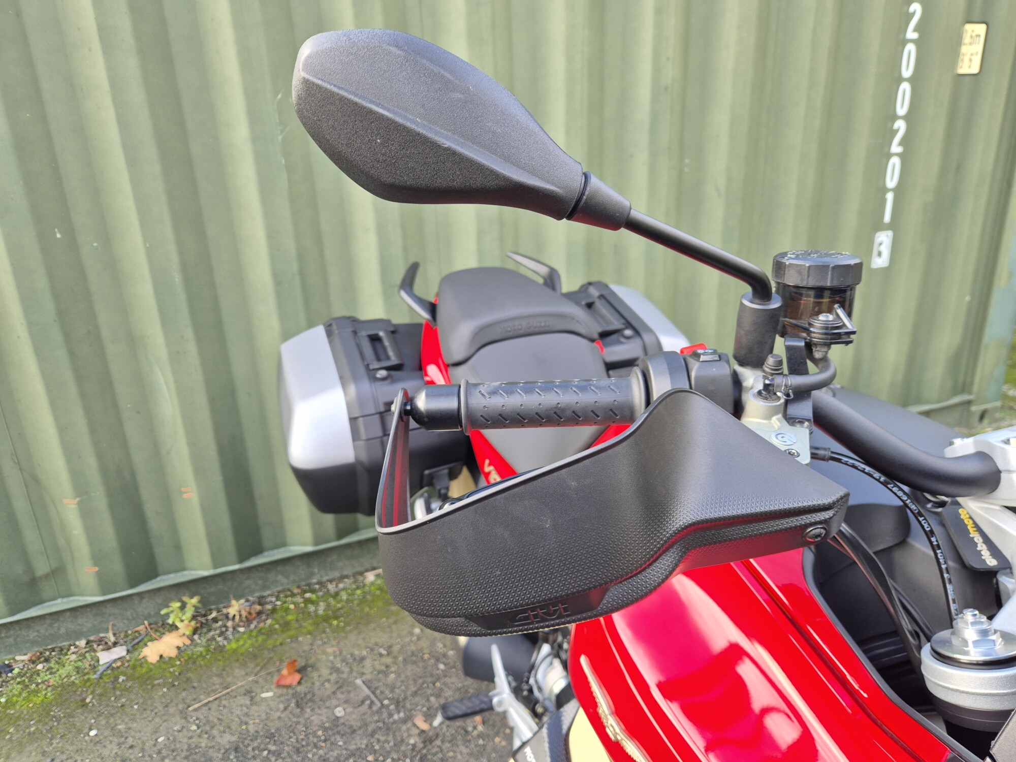 Moto Guzzi V100 - 2024 - Image 37