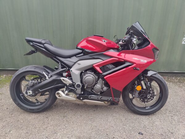 TRIUMPH DAYTONA 660 - 2024