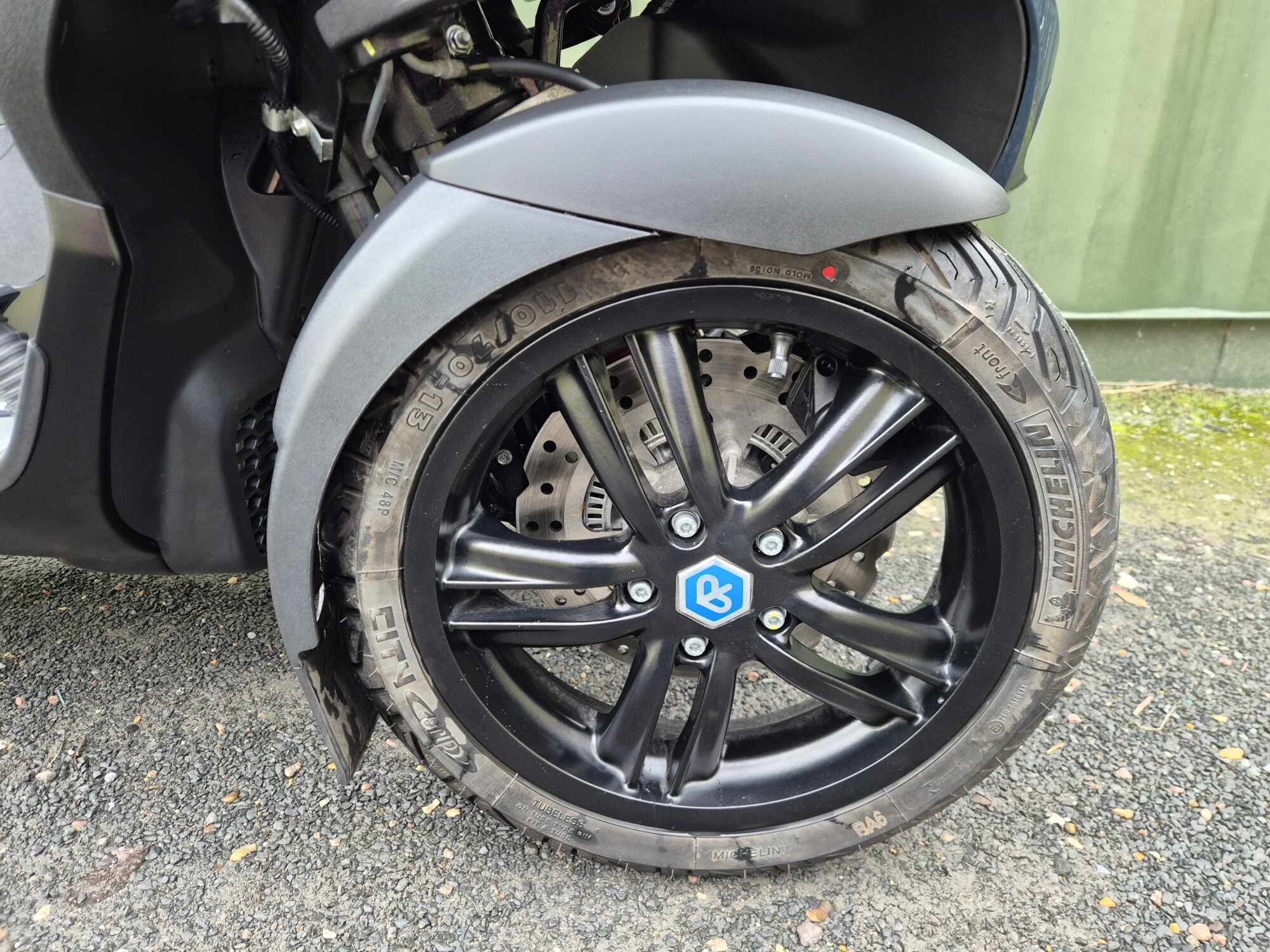 Piaggio MP3 300 Sport - 2023 - Image 16