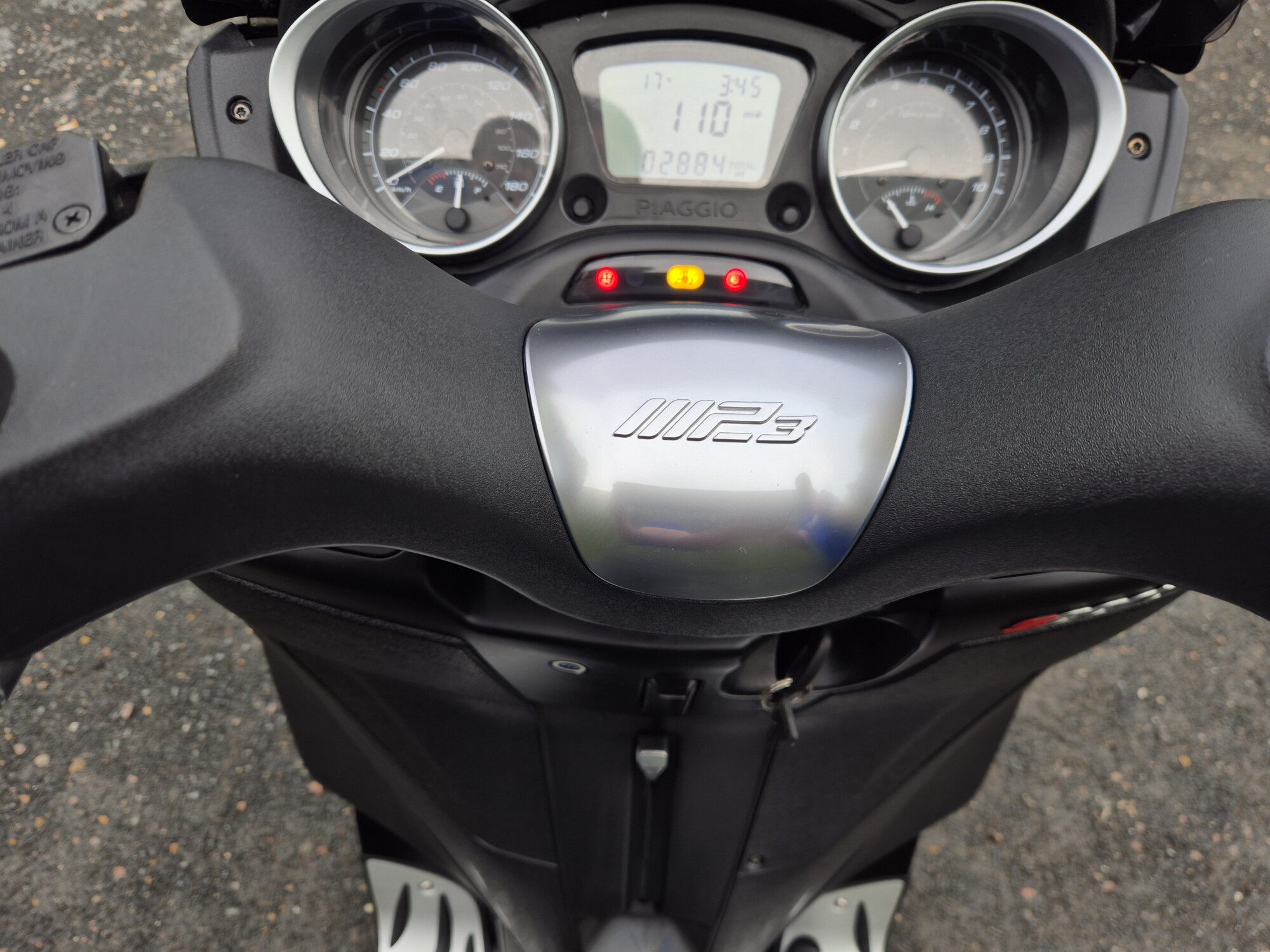 Piaggio MP3 300 Sport - 2023 - Image 18