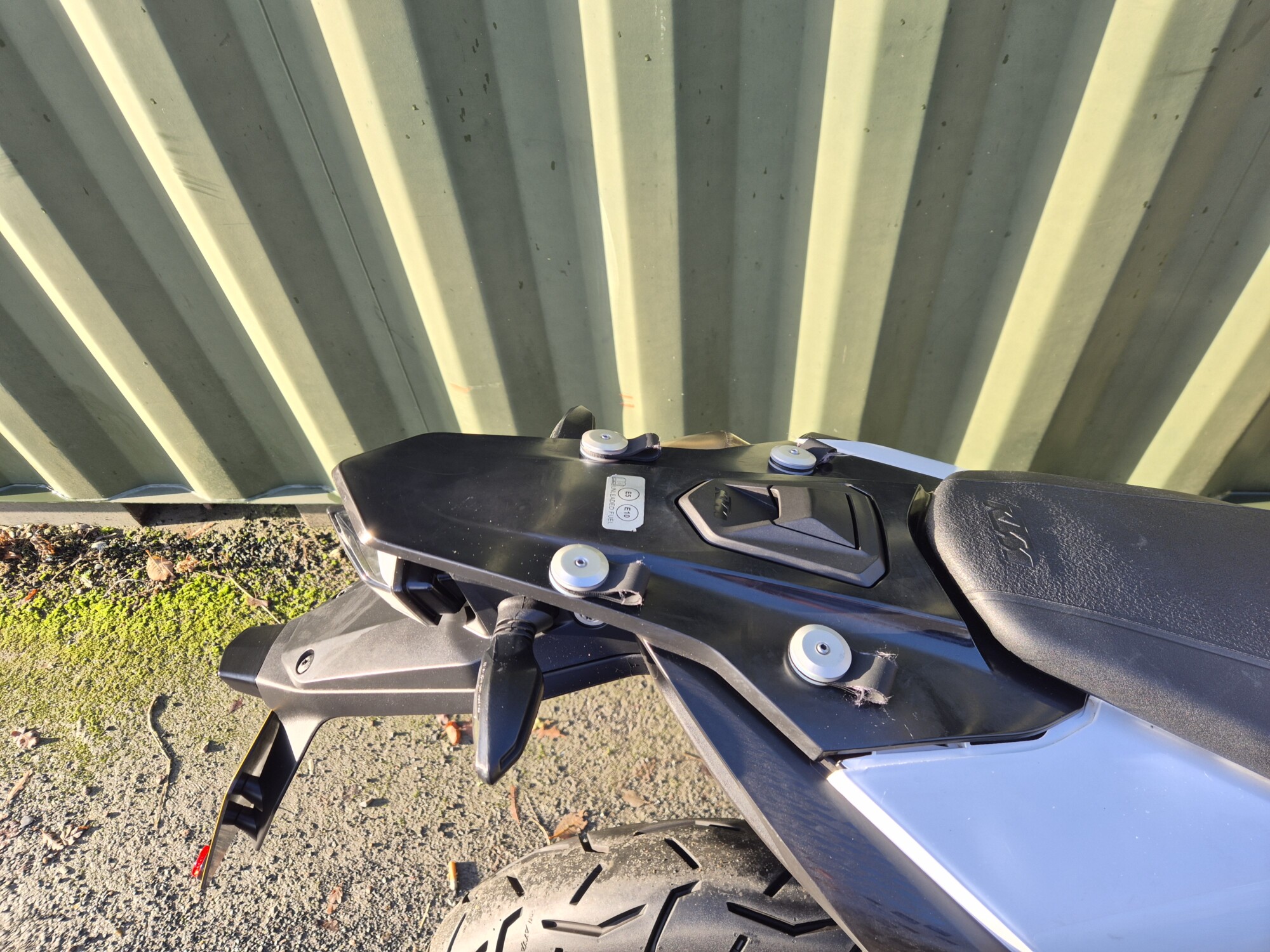 KTM 690 Enduro R - Image 21