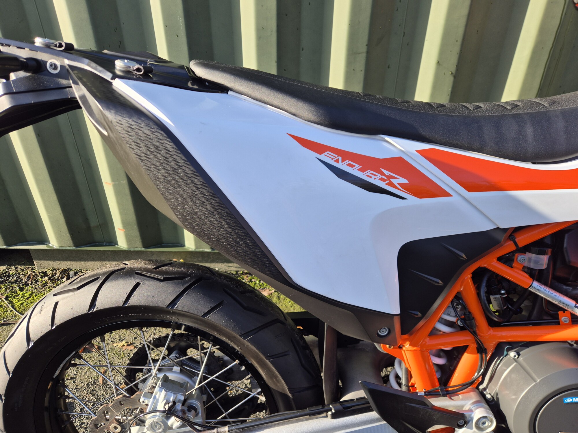 KTM 690 Enduro R - Image 23