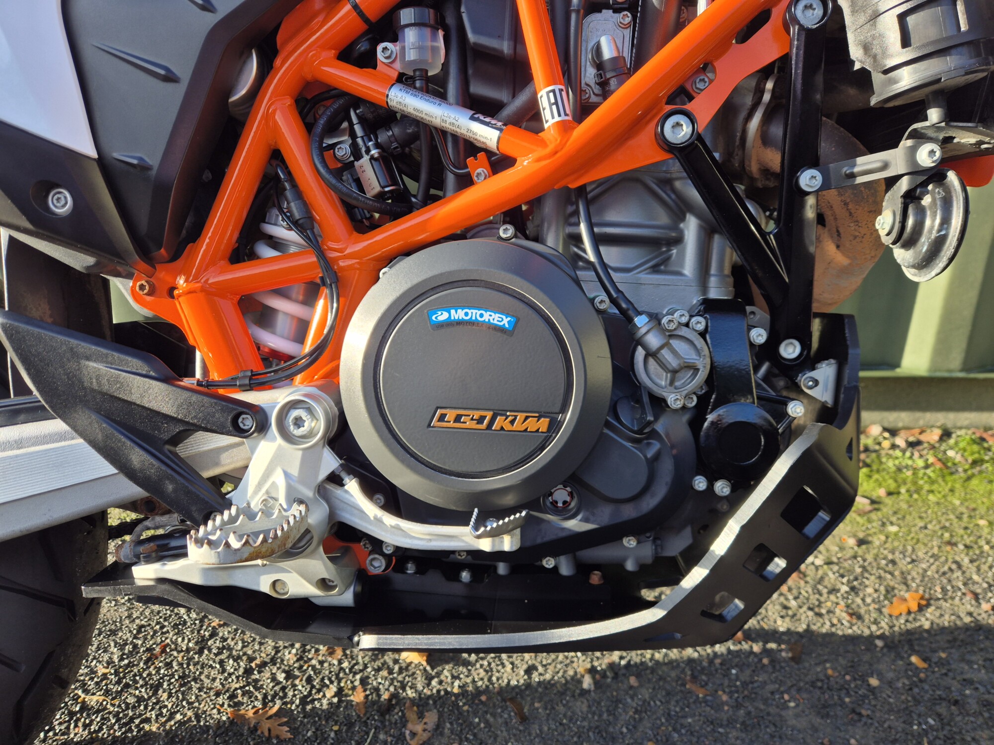 KTM 690 Enduro R - Image 27