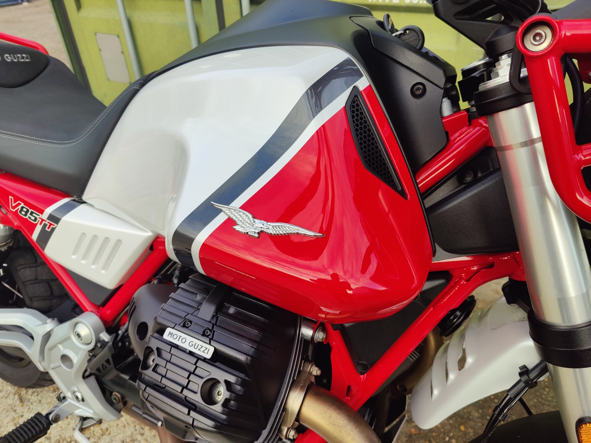 MOTO GUZZI V85TT EVOCATIVE - 2021 - Image 8