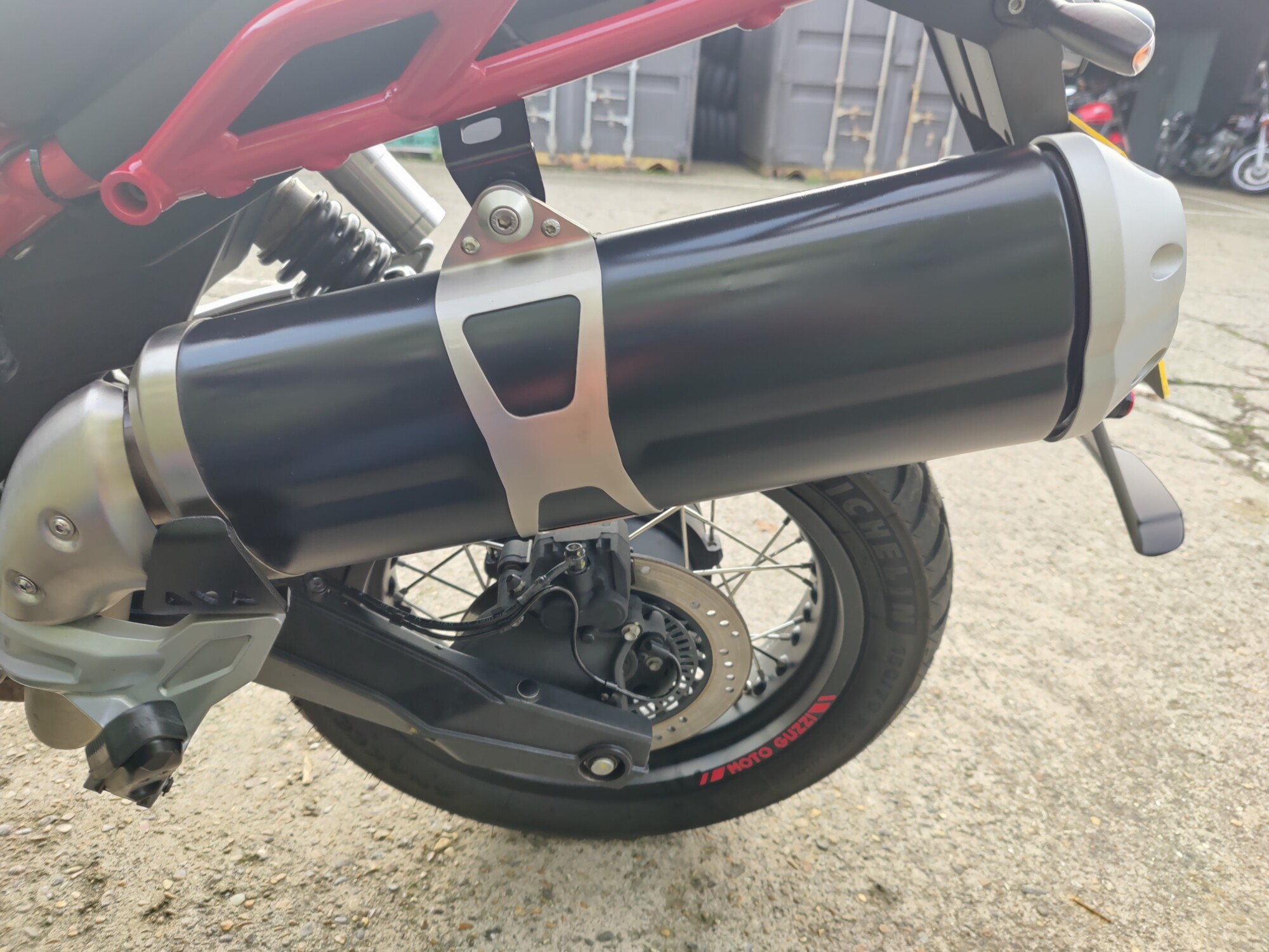 MOTO GUZZI V85TT EVOCATIVE - 2021 - Image 17