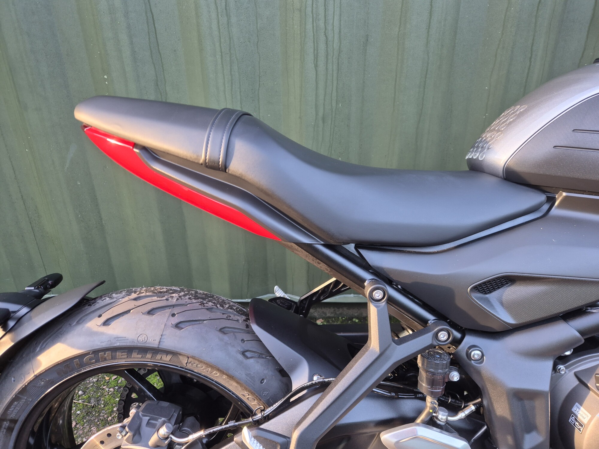 Triumph Trident - Image 13