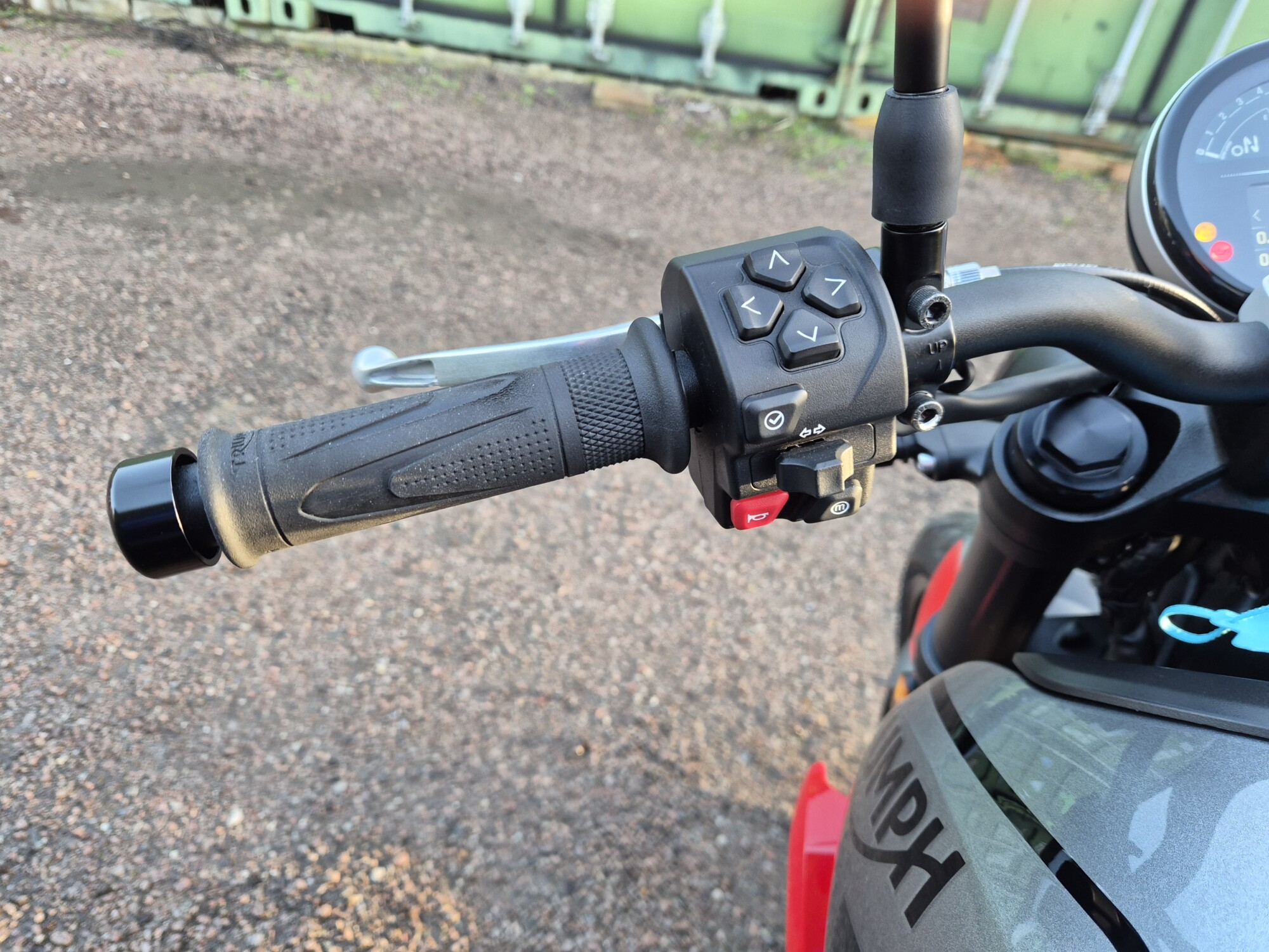 Triumph Trident - Image 28