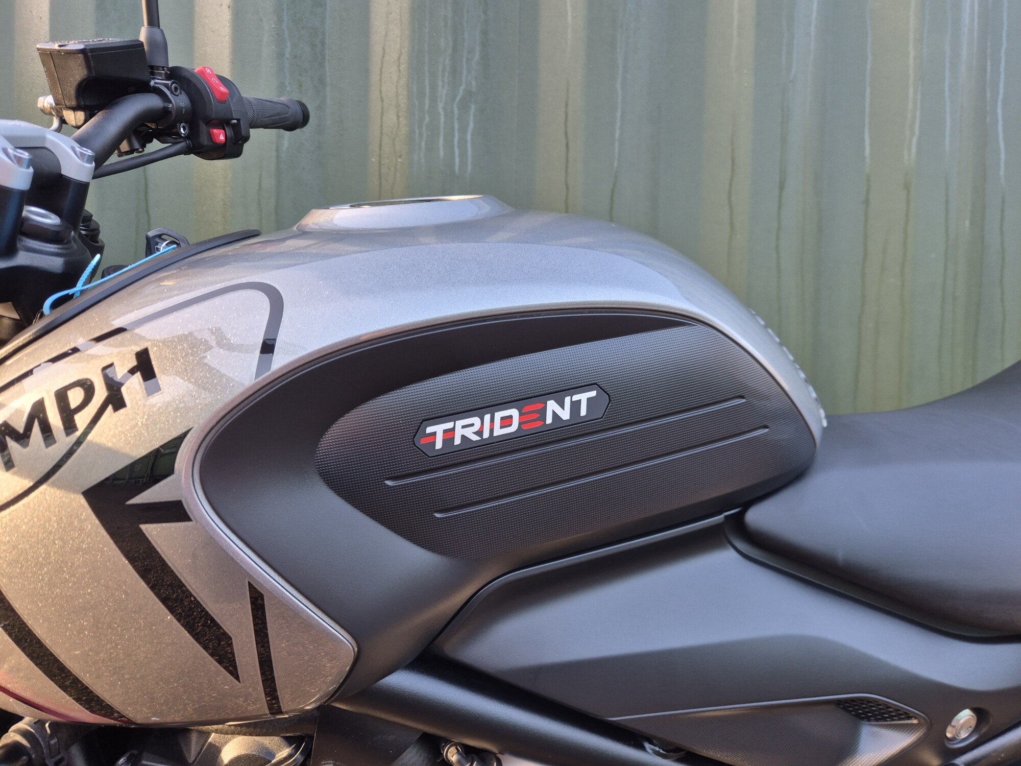 Triumph Trident - Image 38